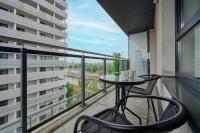 Odra Tower Apartments with FREE GARAGE Wroclaw by Noclegi Renters - Bed and Breakfast Wrocław