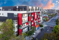 A Class Weho 2BD 2BA with Free Parking - B&B Los Angeles