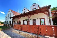 Deluxe Double or Twin Room with Mountain View