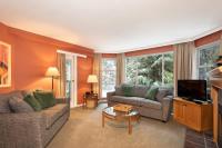 Woodrun Lodge 416 | Family Ski-In Ski-Out Condo, Hot Tub, Heated Pool, Parking & Laundry - Chambres d'hôtes Whistler