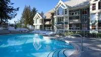Woodrun Lodge 416 | Family Ski-In Ski-Out Condo, Hot Tub, Heated Pool, Parking & Laundry - B&B Whistler