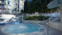 Woodrun Lodge 517 | Large Ski-In Ski-Out Condo by Upper Village w/ Mountain Views & Shared Hot Tub - Chambres d'hôtes Whistler