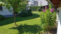 Appartement GARTEN byTILLY - Gartenwohnung mit Terrasse - in den Hügeln über Velden - idyllische Waldrandlage - 3 Autominuten ins Zentrum und zum Wörthersee - Carportparkplatz - Waschmaschine & Trockner - Smart TV - WLAN - B&B Göriach