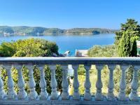 Apartamento de 2 dormitorios con balcón y vistas al mar