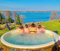 "Widokówka" Leleszki Całoroczny dom nad jeziorem z sauną i balią - B&B Leleszki