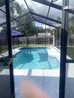 Cute House With Pool For Up To 7 Guests - Bed and Breakfast St. Petersburg