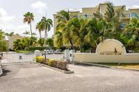 2 Bdrm Stunning Marina View at The Yacht Club C5 - Chambres d'hôtes Providenciales