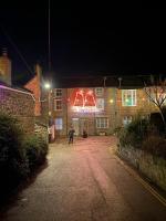 Toms Harbour Light cosy cottage - B&B Mousehole