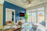 2BR Roosevelt Row Gym Pool Parking Sleeps 8 - B&B Phoenix