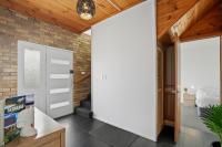 Large House, Centrally Located With Amazing Views - B&B Lenah Valley