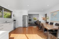 Large house close to the city tranquil setting - B&B Hobart