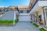 Crystal Flow Guest House & Apartment Canggu - Chambres d'hôtes Canggu