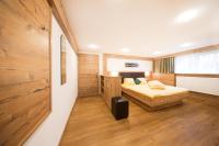 One-Bedroom Apartment in the Basement with Balcony and Garden View