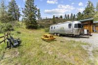 Fully-Equipped Airstream Rental for Glamping in Chelan, Washington - B&B Chelan