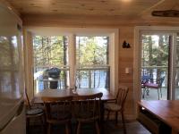 Secluded, Dog-Friendly Lakefront Cabin on Pristine Lake, Maine, for Wonderfully Romantic Getaways to Nature - Chambres d'hôtes Marshfield