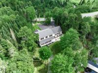 Gorgeous Cottage with Hot-tub and Games in Beaver Cove, Maine - Ferienwohnung Greenville