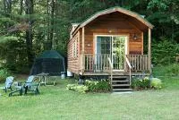 Deluxe Vacation Cabin Rentals in the Adirondacks near Saratoga Springs, New York - Chambres d'hôtes Corinth