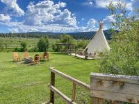 Tres Piedras Glamping Tipis for a Nature Escape near Taos - Ferienwohnung Tres Piedras