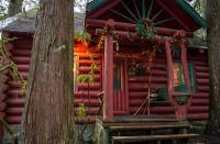 Romantic Log Cabin Rental with Hot Tub near Mount Hood, Oregon - Chambres d'hôtes Rhododendron
