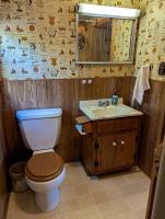 Quaint Lakeside Cabin for a Peaceful Family Getaway Surrounded by Nature by Province Lake in New Hampshire - Chambres d'hôtes Effingham