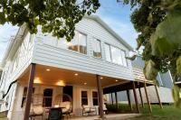 Stunning Modern Lakehouse with Private Boat Dock in Norwood, North Carolina - B&B Norwood