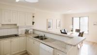 Meridian 6 - Conveniently Located near Pippi Beach - Holiday Yamba - B&B Yamba