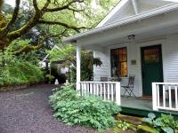 Idyllic Cottage on Organic Farm near Silver Falls State Park, Silverton, Oregon - B&B Silverton