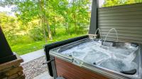 Sweet Private Cabin with Jacuzzi and Fire Pit in Ohio - B&B Sugarcreek