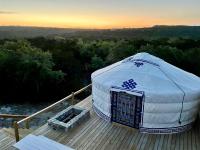 Secluded Romantic Yurt with Amazing Views in Dripping Springs, Texas - Chambres d'hôtes Dripping Springs