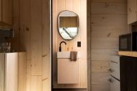 Secluded, Dog Friendly Tiny House on the Hudson River, near Saratoga Springs - Chambres d'hôtes Corinth