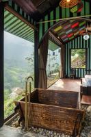 Suite with Mountain View