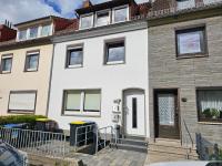 Monteurhaus mit zwei Wohnungen in Bremen-Mitte, Parkplatz & WLAN - Chambres d’hôtes Brême