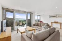 APOLLO BLUE 6 - modern waterfront apartment - B&B Apollo Bay