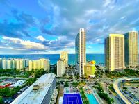 Luxury apartment with endless ocean views -Daily resort fee and parking not included- - Ferienwohnung Hollywood