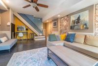 1918 Duplex with Character City Center - B&B Philadelphia