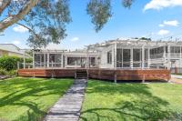 Esplanade Ease - Absolute Beachfront in Hervey Bay - B&B Point Vernon