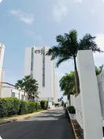 Isla Verde Beachfront Retreat with parking - Ferienwohnung San Juan