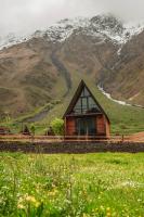 Sunset Cottage Kazbegi - Bed and Breakfast Stepantsminda