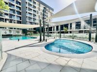 Modern 2BR Retreat at The Gate in Masdar City - B&B Abu Dhabi