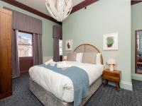 Pass the Keys Cosy King room in Central Bath - B&B Bath