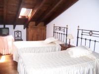 Standard Twin Room with Shared Bathroom