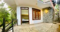 e34 Café, Restaurant & Hotel Koslanda Hideaway with a Private Natural Pool - B&B Koslanda