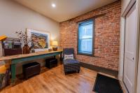 the Loft 417 - uniquely renovated downtown loft - B&B De Pere