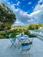 Winemakers Cottage With Vineyard & Mountain Views - B&B La Caunette