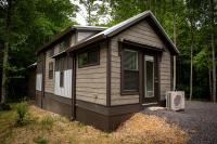 Creekside Gem, Hot Tub, Sleeping Porch, Fire Pit - Bed and Breakfast Mentone