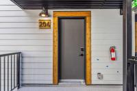 Newly Built 2BR and 2BA MtnView Retreat in DT Canmore - B&B Canmore