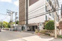 Specious Condo At Nimman With Rooftop Pool - B&B Chiang Mai