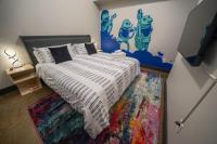 Modern King bed Apartment next to Brewery - Chambres d'hôtes Buchanan