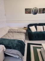 Lackco's Dulux Room for Royals - B&B London