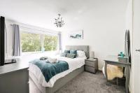 Modern 3-Bed Maisonette - Epping High Street - Parking - LMV Property - B&B Epping